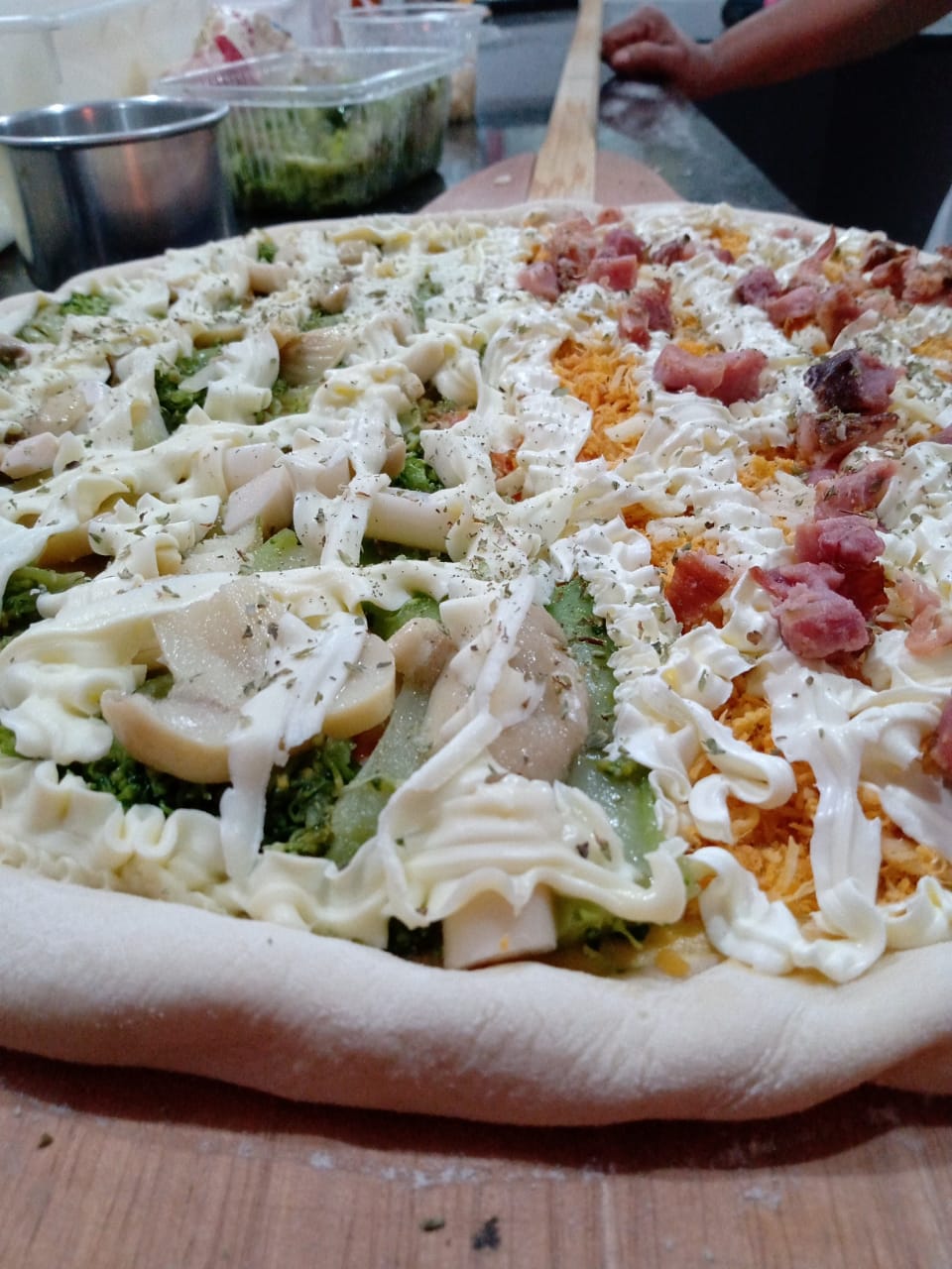 Master Pizza - Jardim Camburi (Pizzas em forno a lenha)