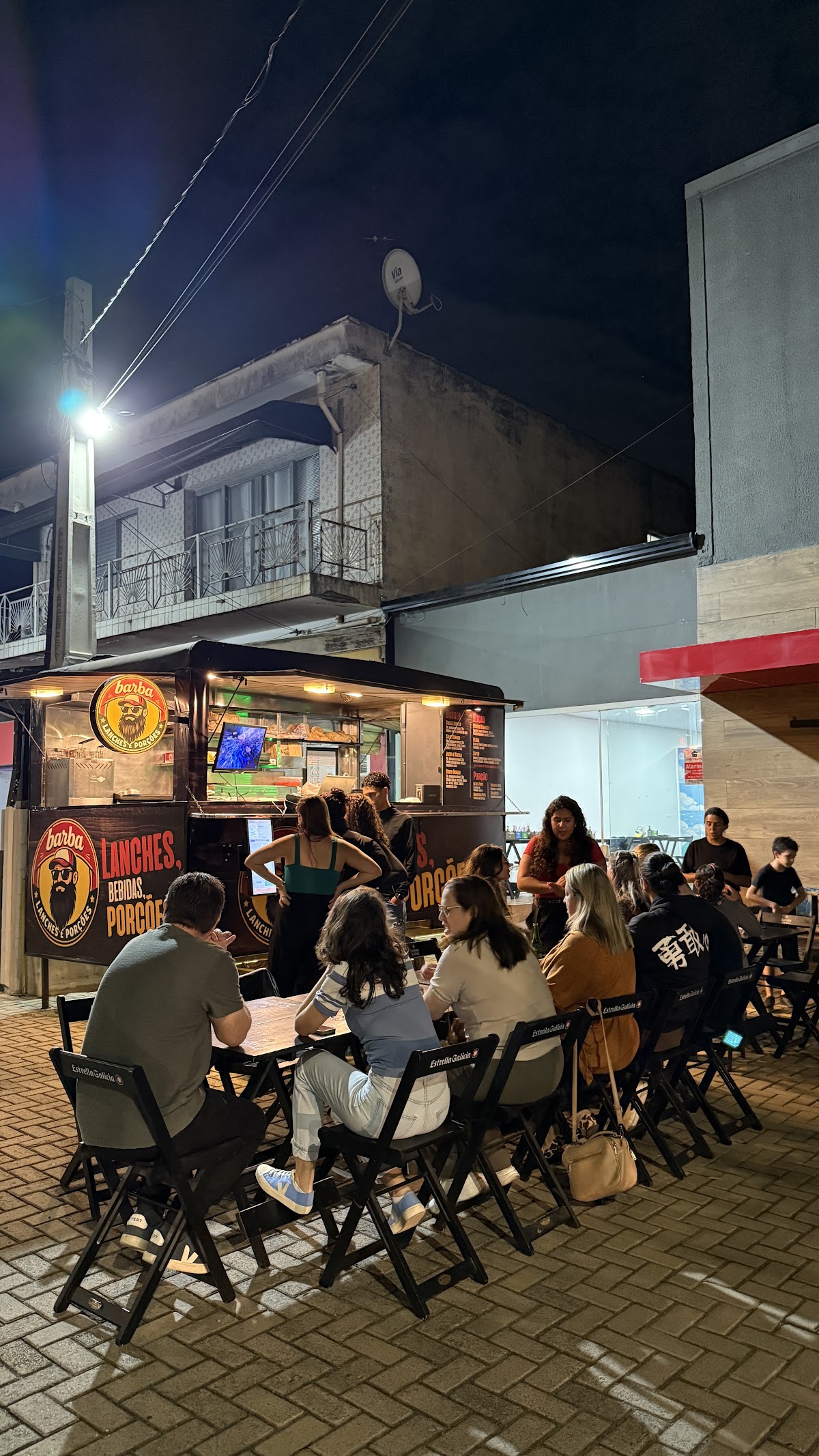 Barba Lanches e Porções