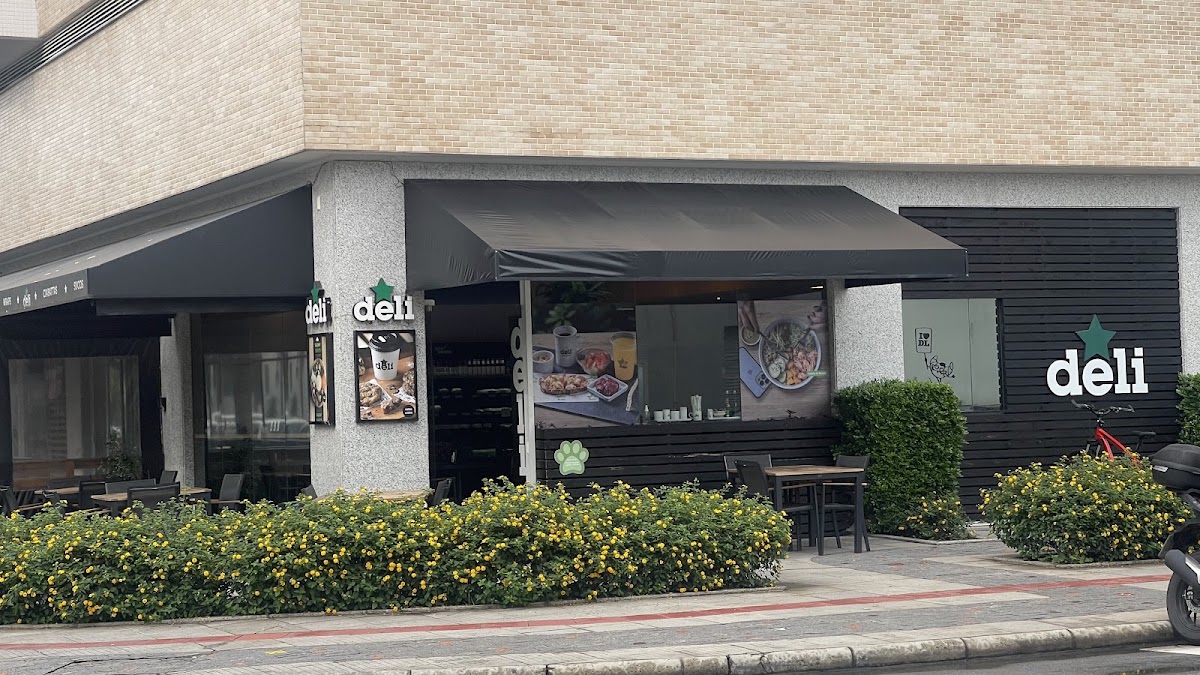 Deli - Sucos, Saladas, Cafés e Sanduíches