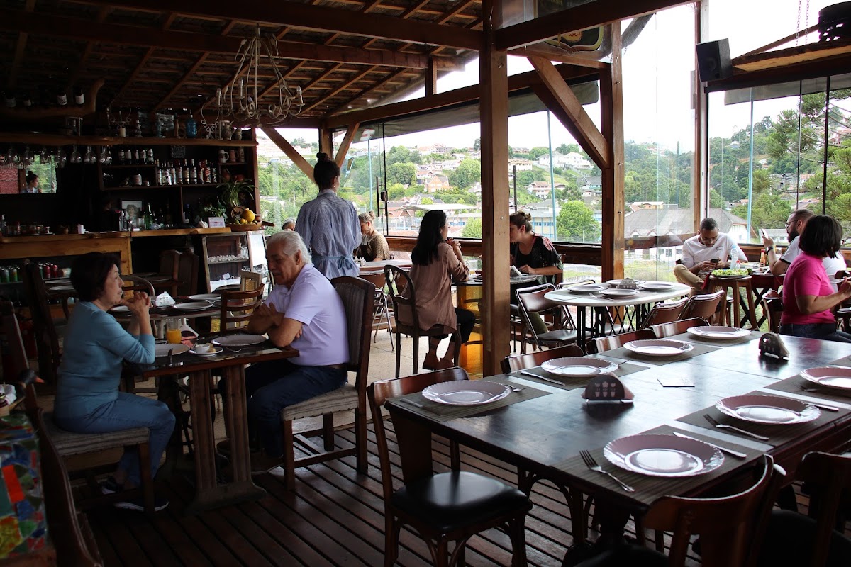 Restaurante Cacerola | Carnes Nobres e Cortes Argentinos | Massas Artesanais | Parmegiana | Campos do Jordão
