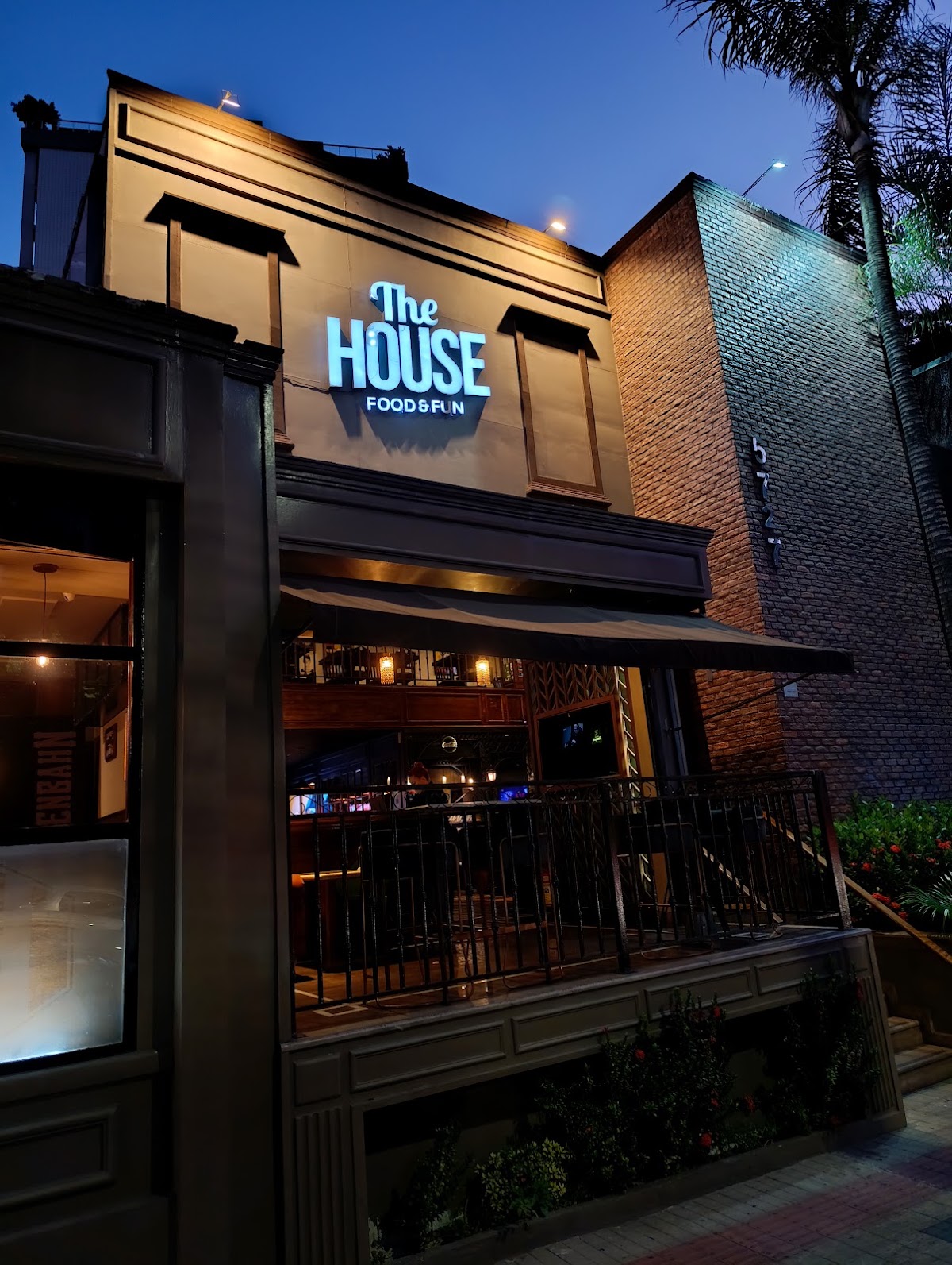 The House Food & Fun
