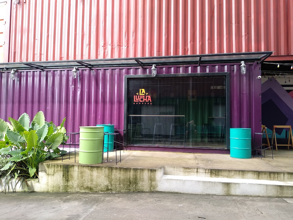 La Lucha Burgers
