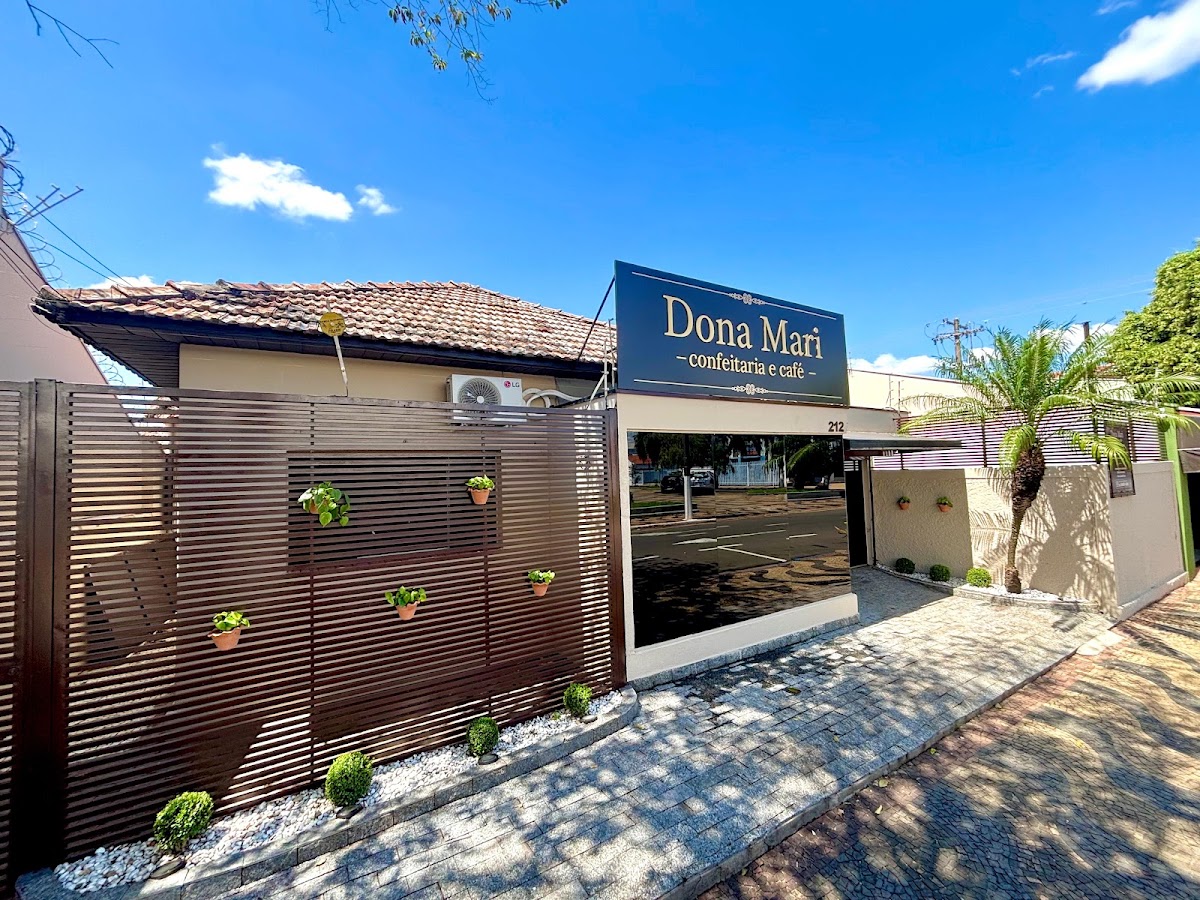 Dona Mari Confeitaria e Café