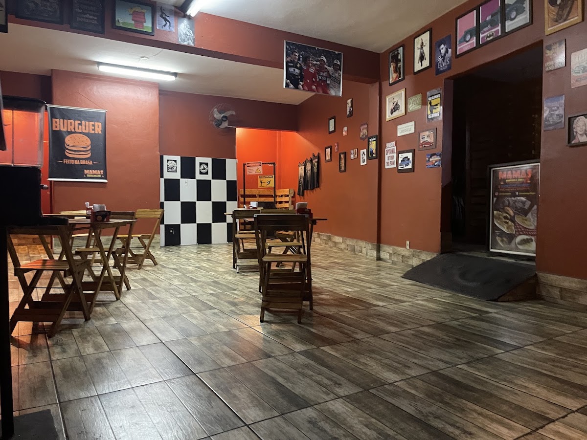 Mama's Burger & Grill