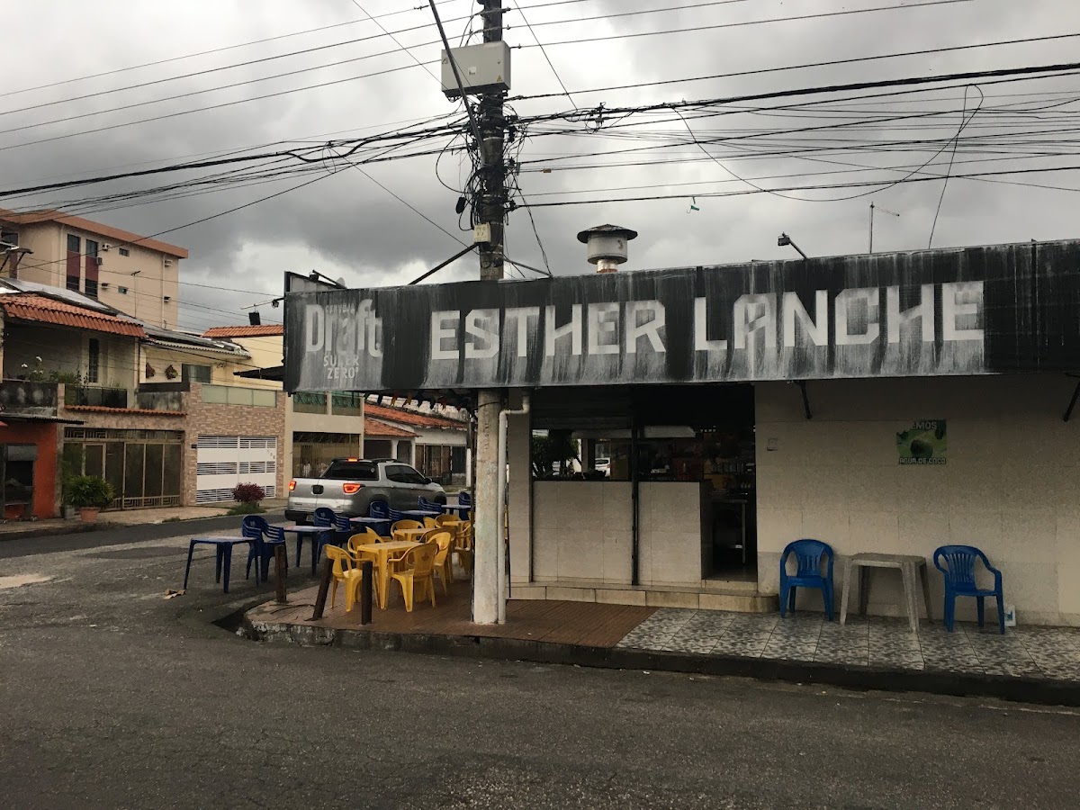 Esther Lanches