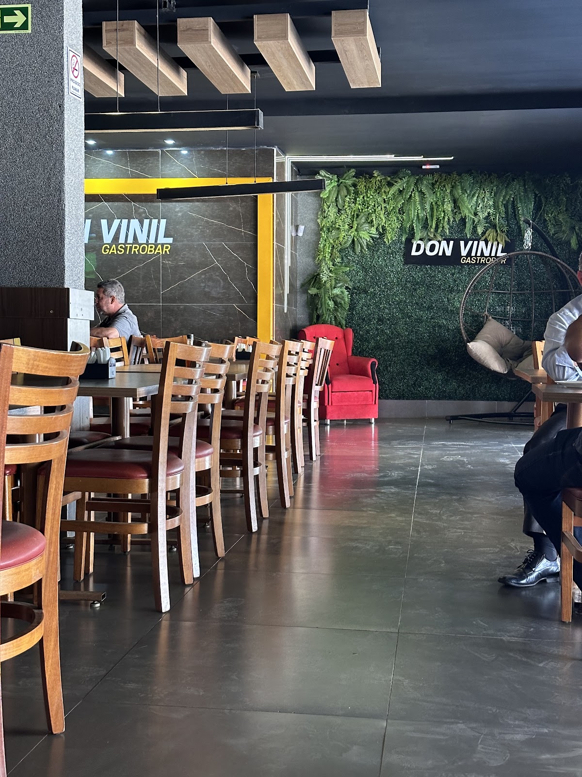 Don Vinil Gastrobar - Santo Antônio do Descoberto