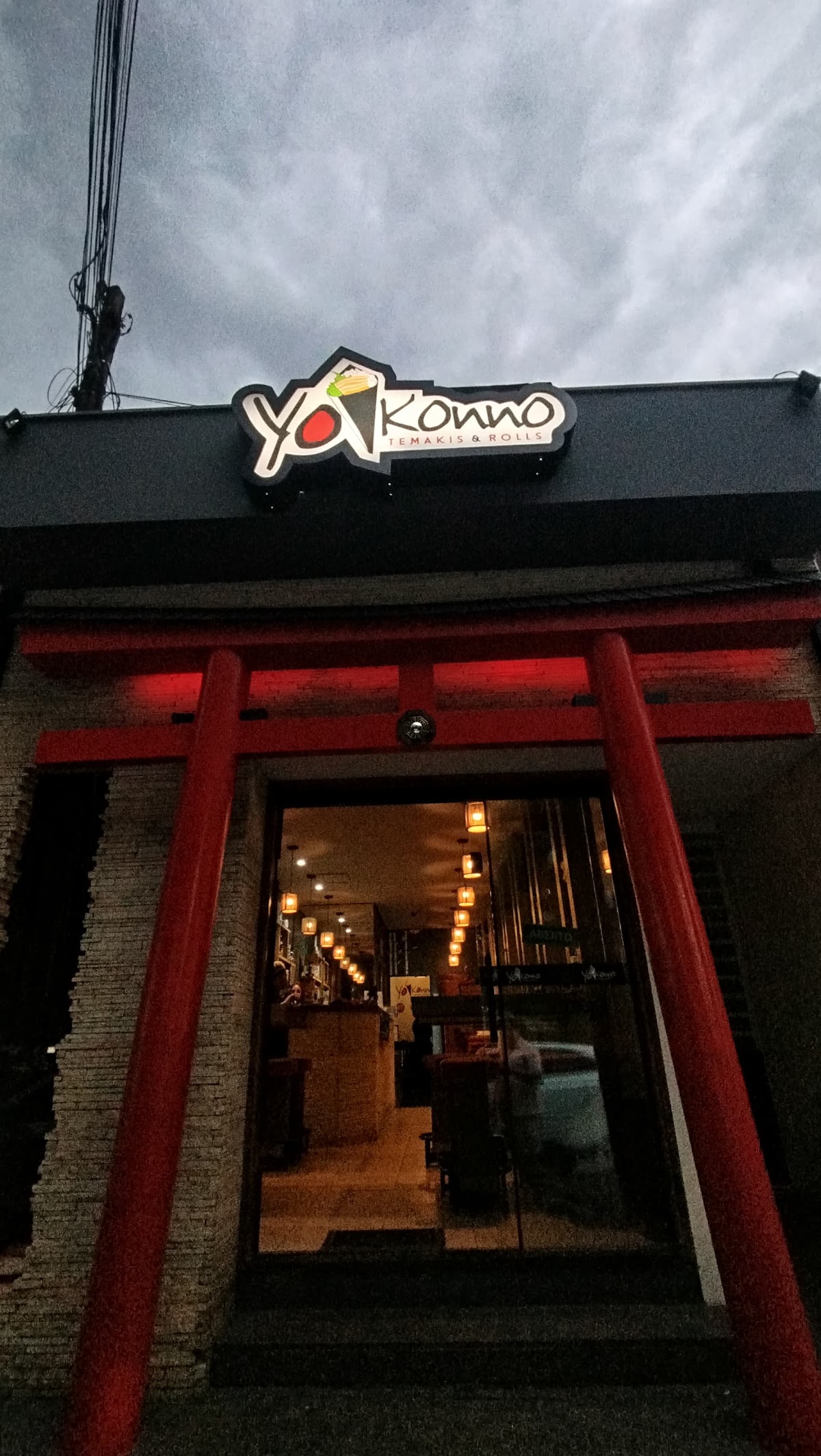 Yo konno Temakis & Rolls