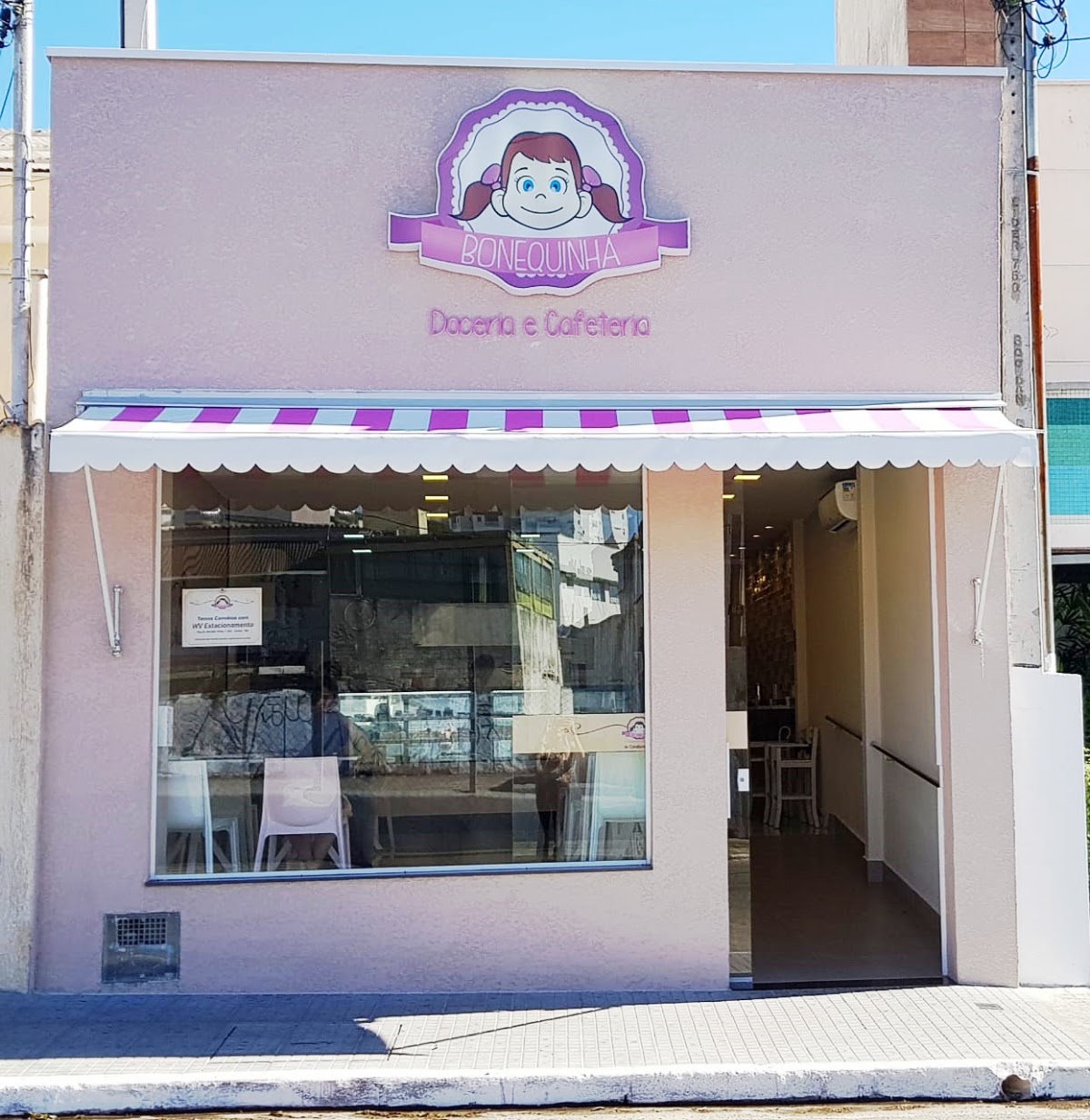 Bonequinha Doceria e Cafeteria