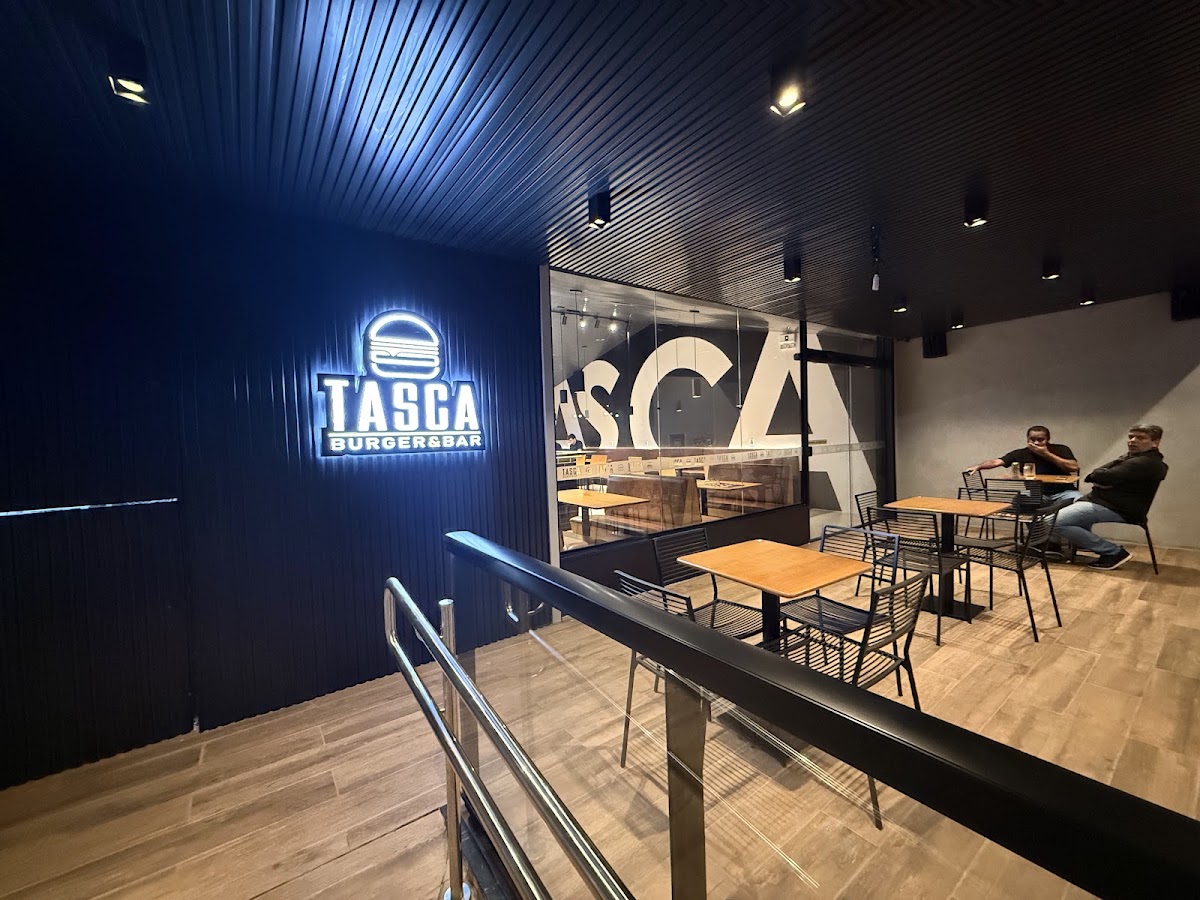 Tasca Burger & Bar