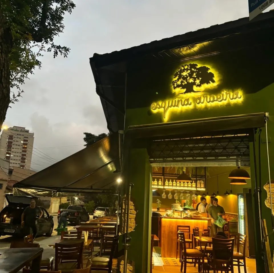 Esquina Aroeira