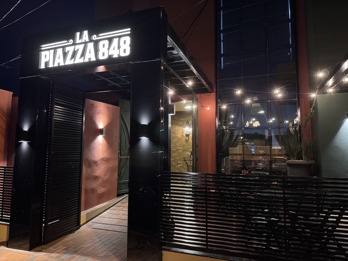La Piazza 848
