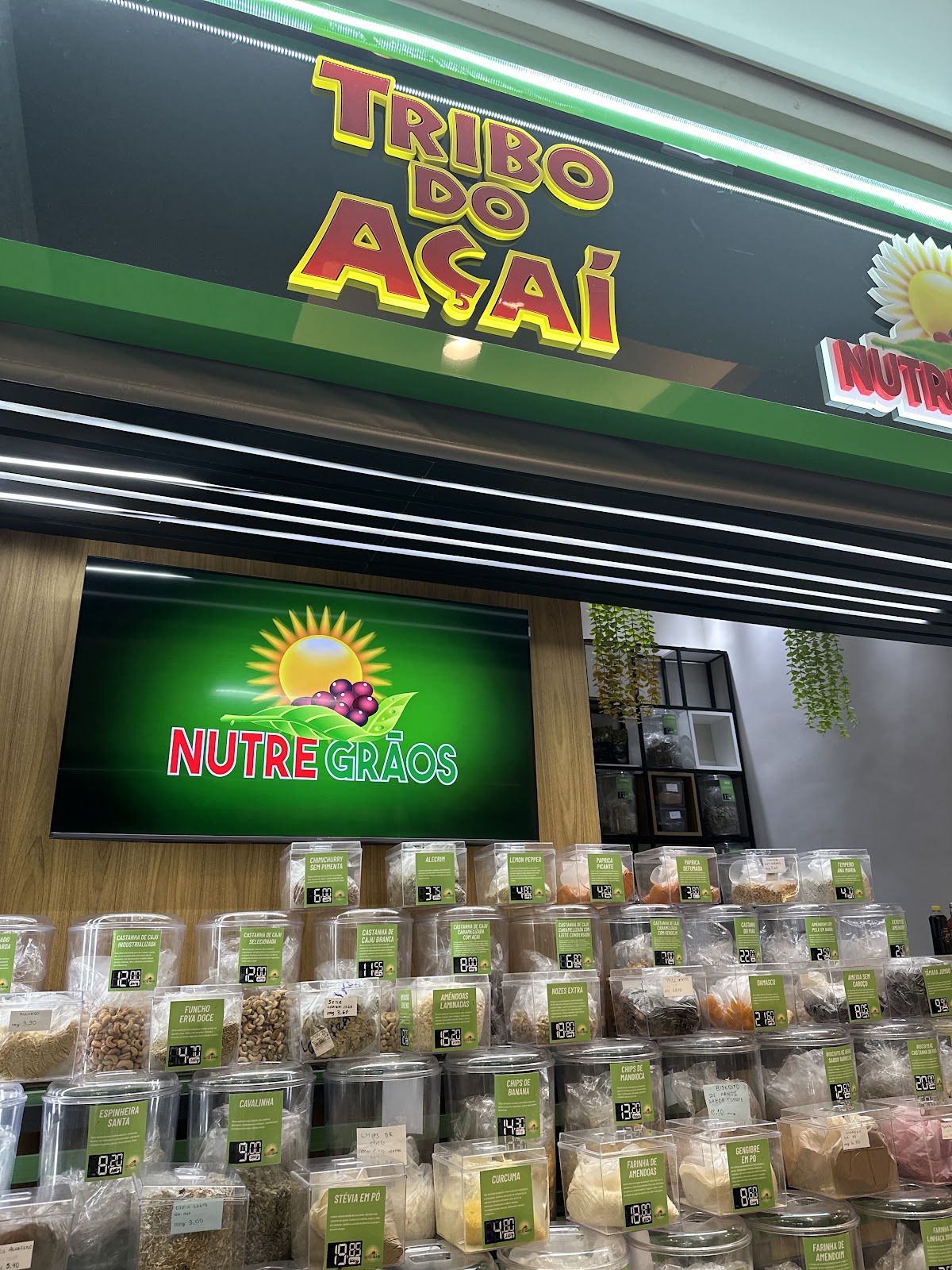 Tribo do Açaí e Nutre Grãos Shopping