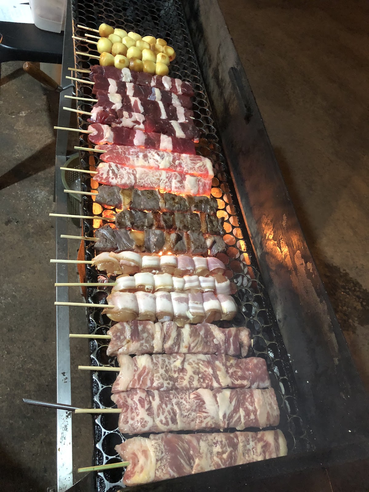 Espetinho na brasa grill