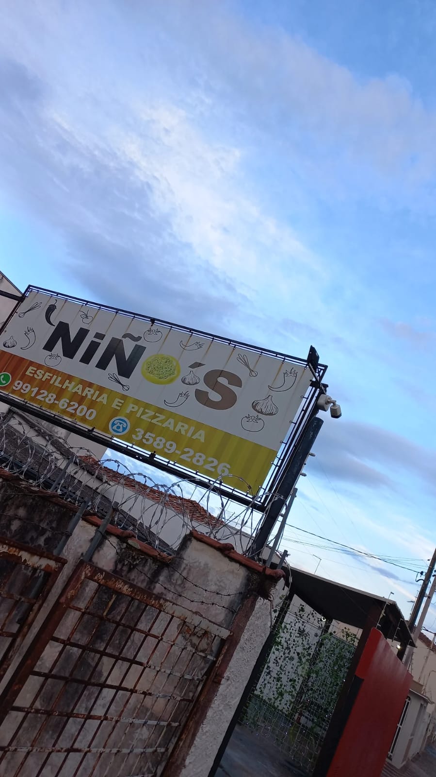 Nino's Esfiharia e Pizzaria