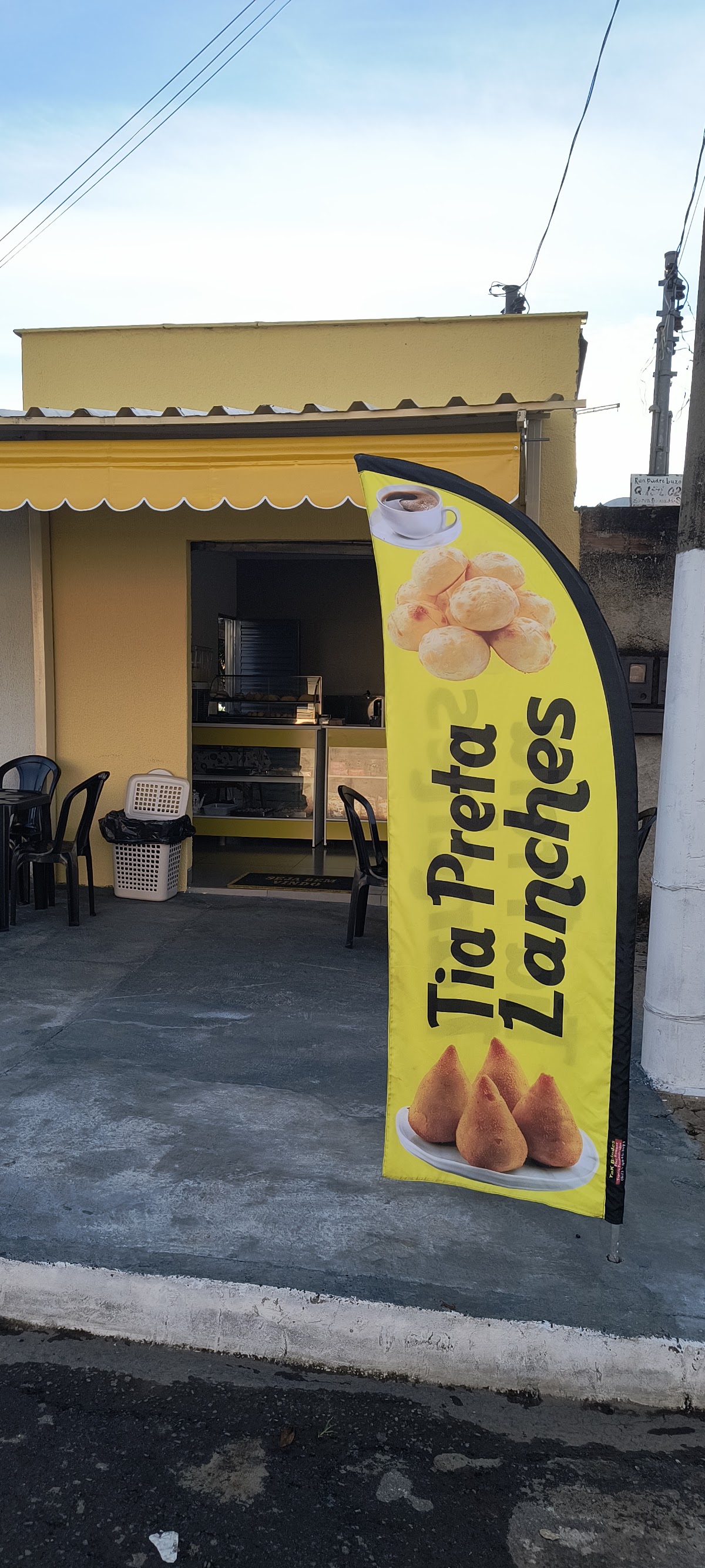 Tia preta lanches