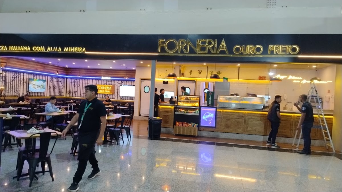 Forneria Ouro Preto Aeroporto Goiânia: Pizza, Vinho, Lasanha, Risoto
