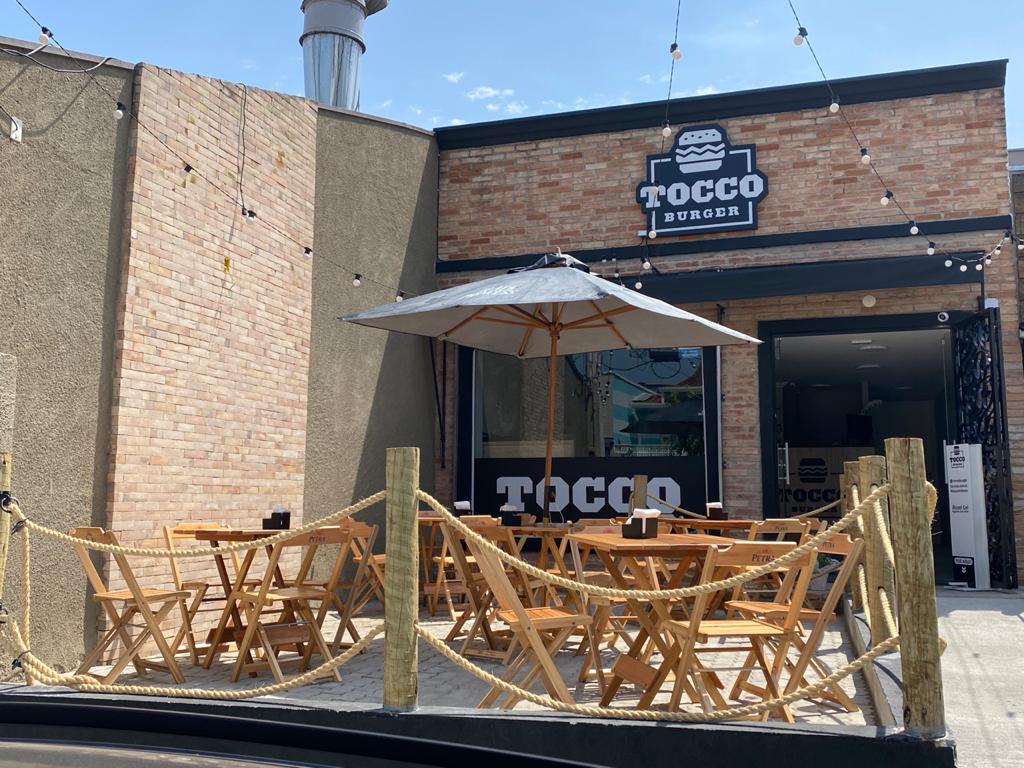 Tocco Burger Mogi