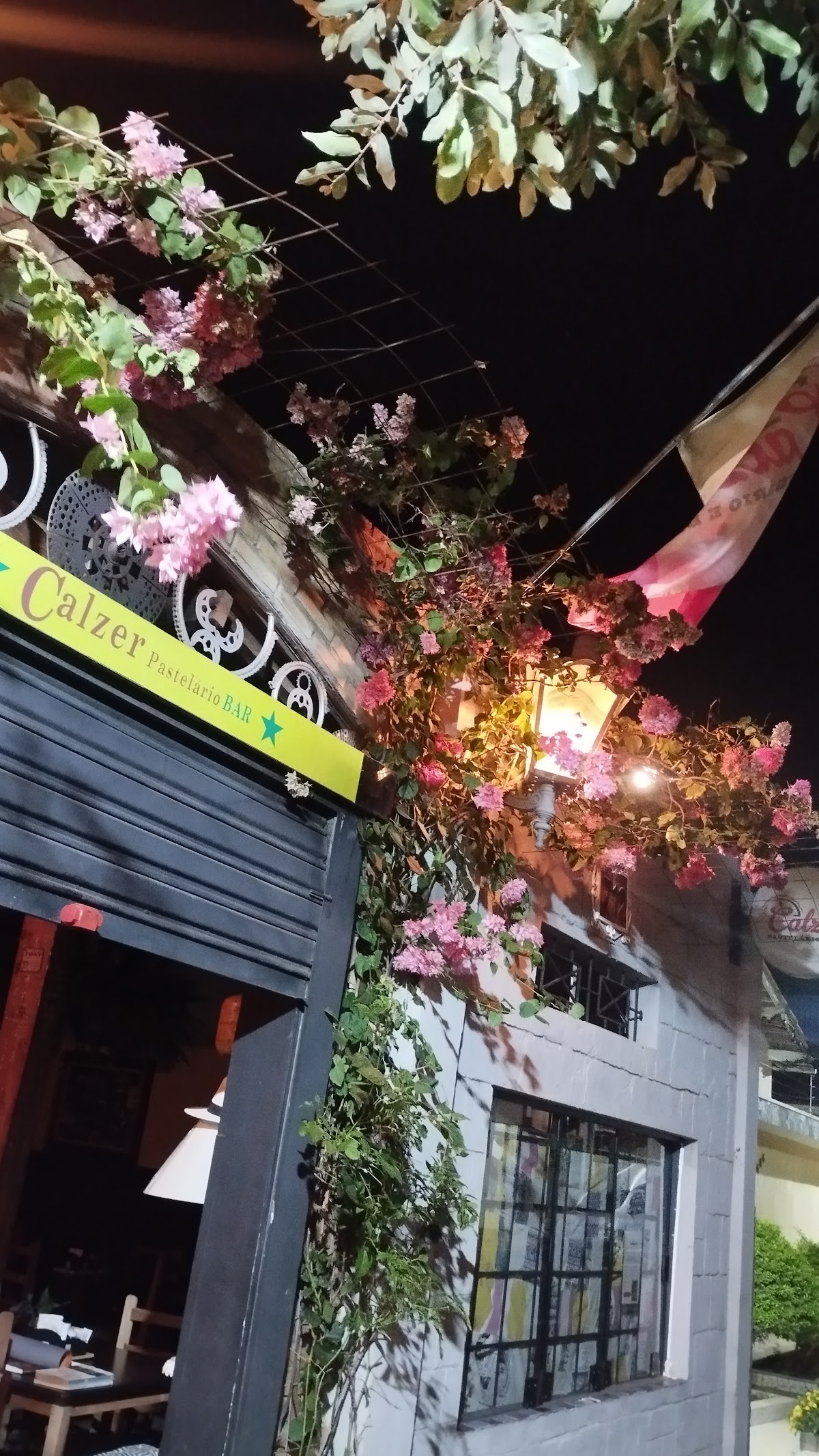 Calzer Bar