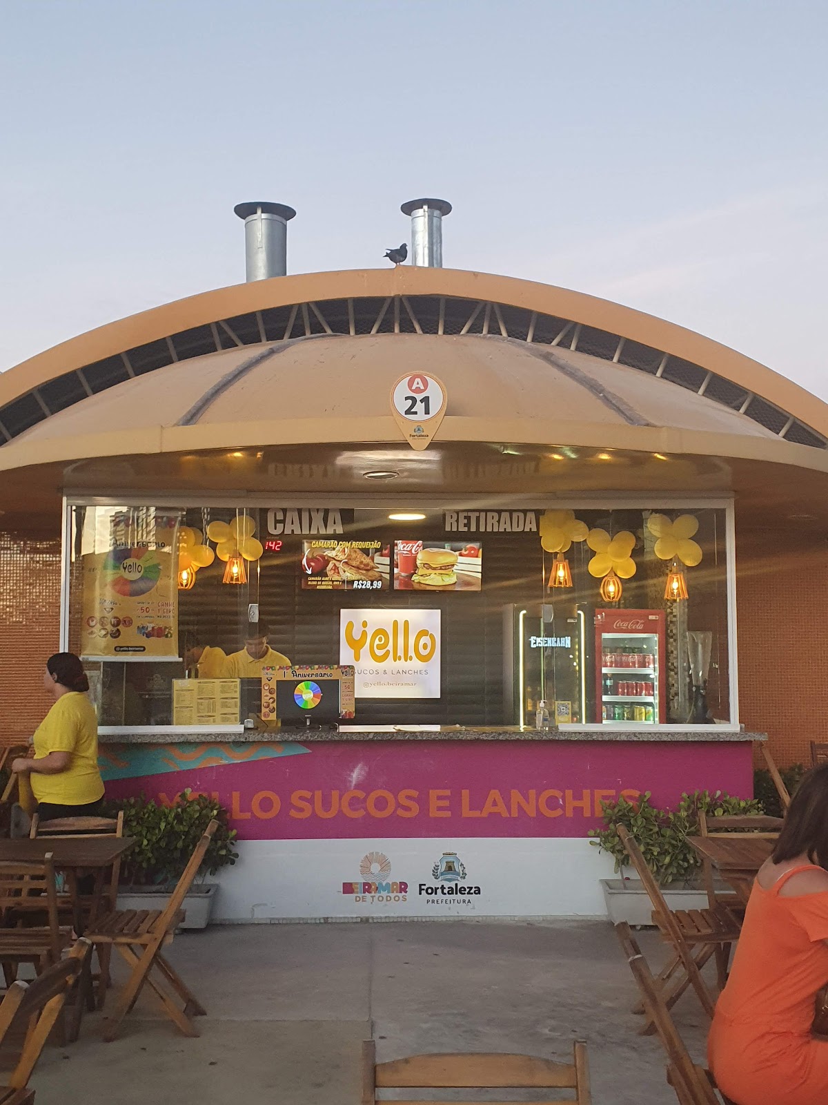 Yello Burgers Sucos Pasteis - Beira Mar