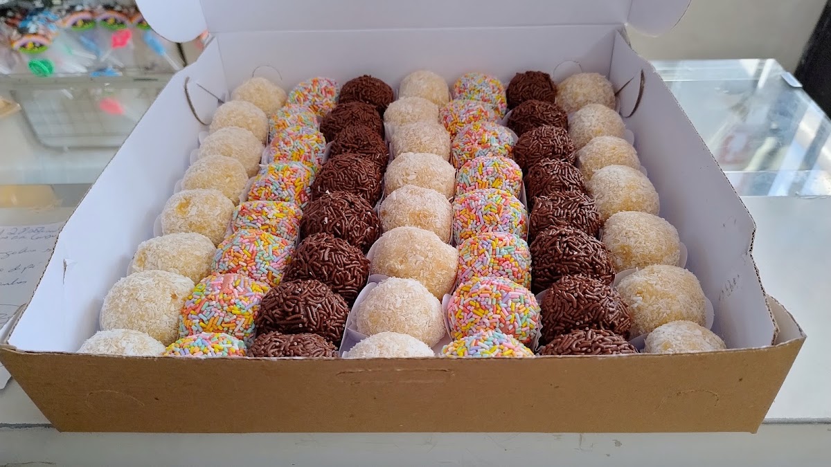 Doce Sabor Bolos e Doces by Camargo