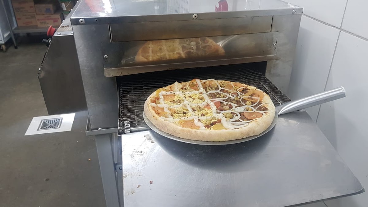 mega frios pizzaria