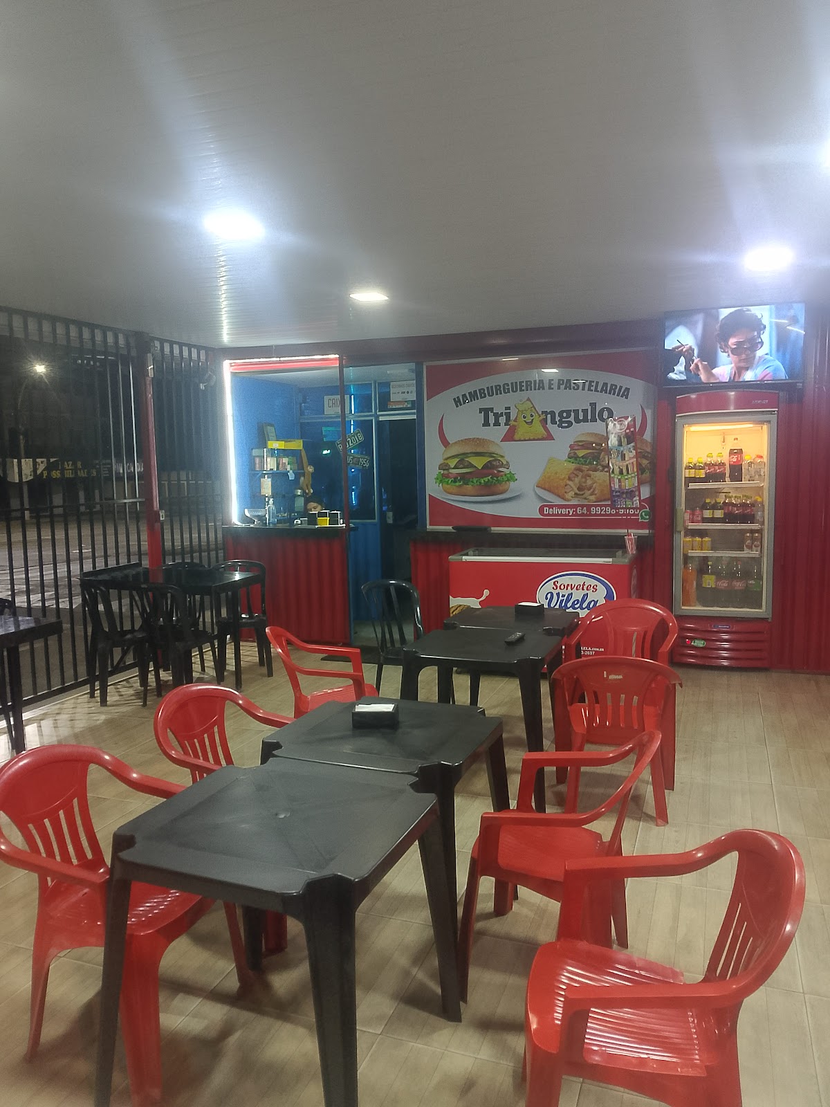 Hamburgueria Triângulo (Pastelaria Caldas Novas/X-tudo/X-salada/Pit Dog Caldas Novas/Tele Entrega De Sanduíche)