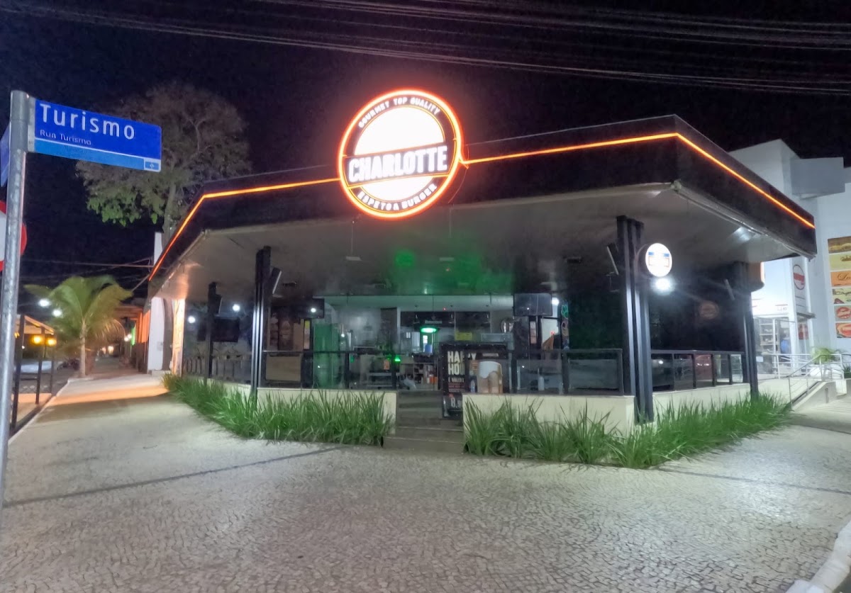 Charlotte Espeto e Burger