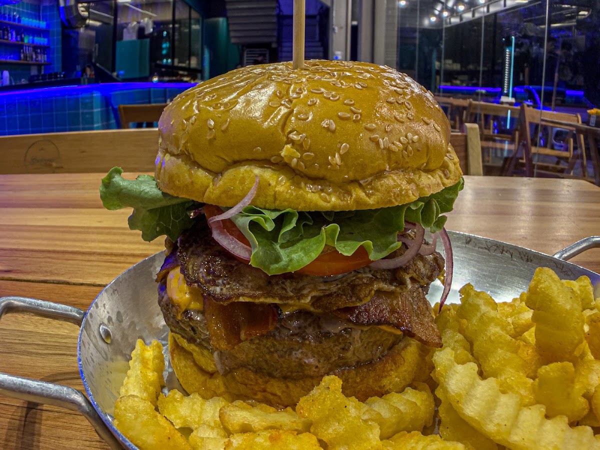Shekina Burguer & Steak Americana
