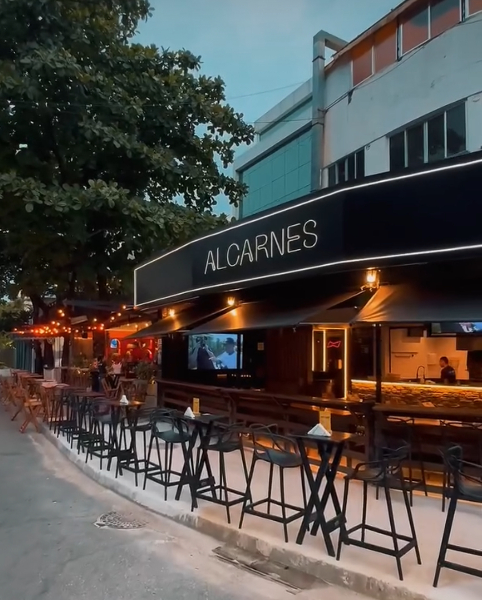 Alcarnes Grill & Bar