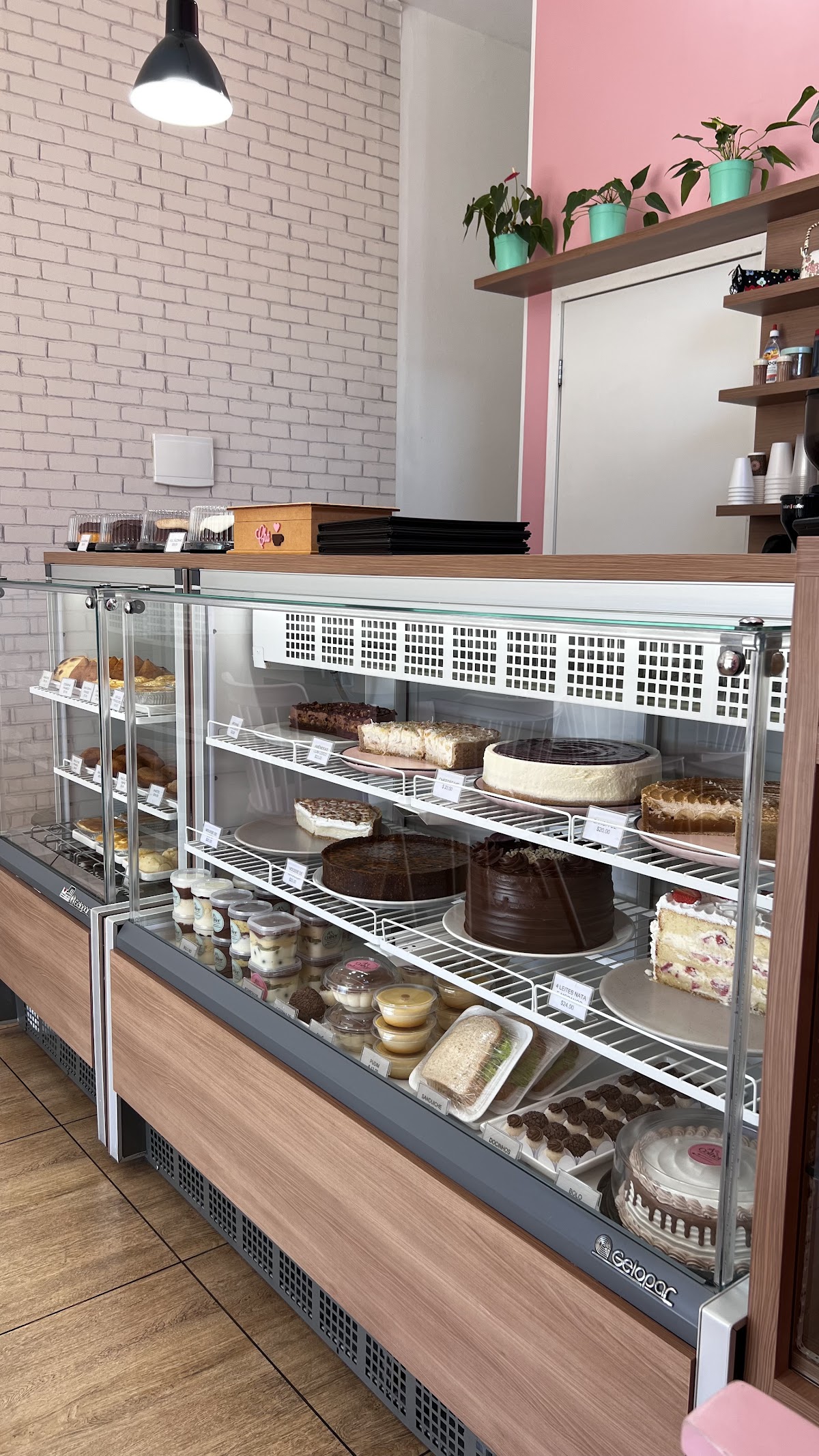 A Colher Confeitaria Artesanal e Cafeteria