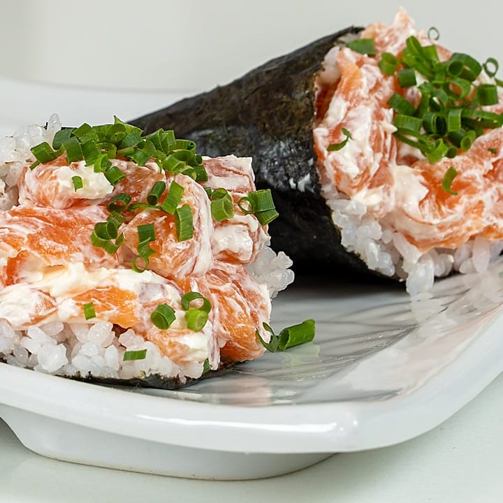 Della Paschoa Sushi