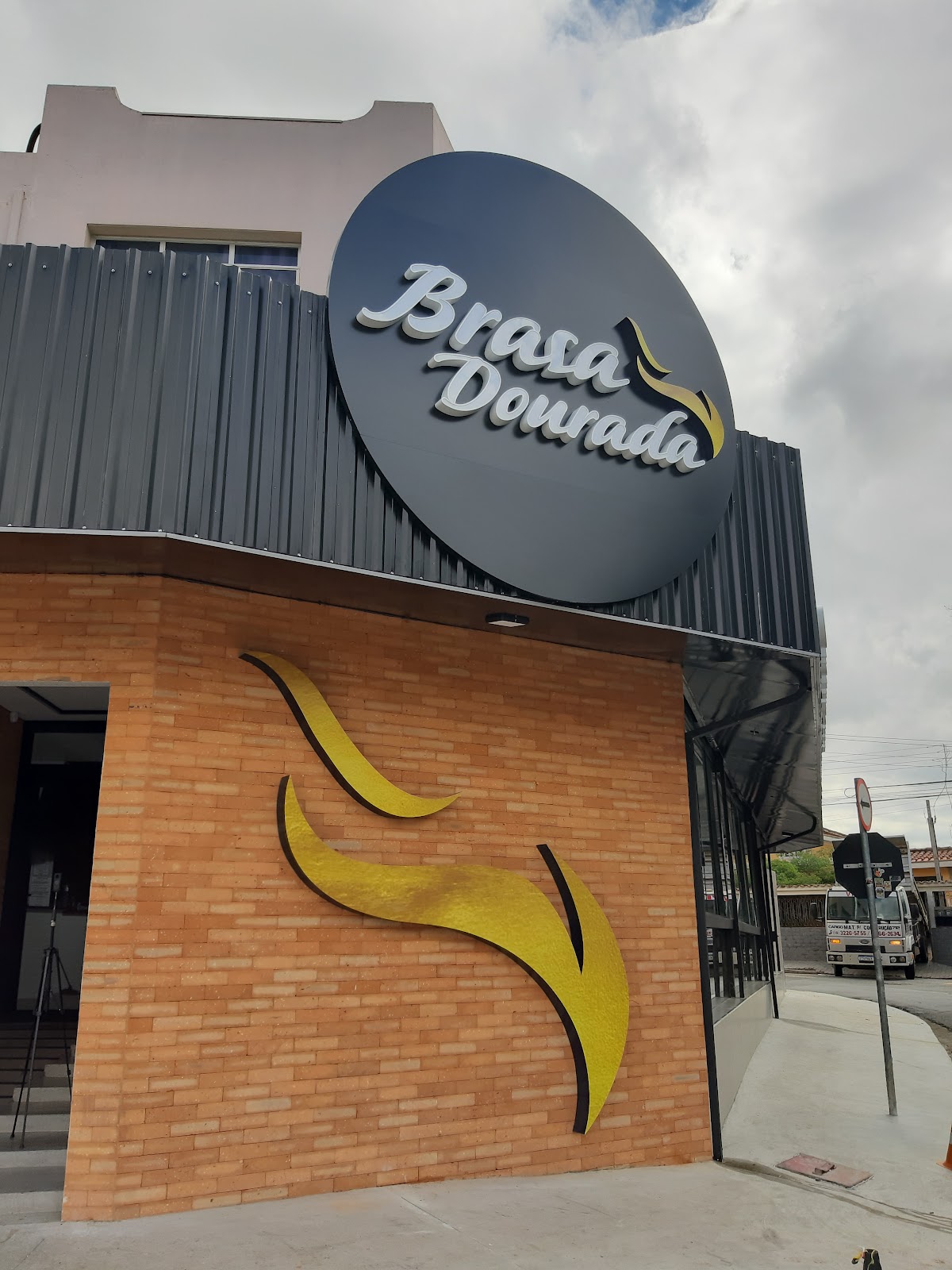Brasa Dourada
