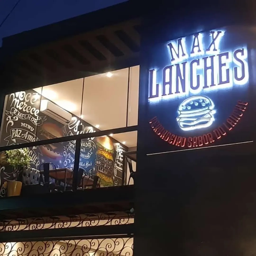 Max Lanches