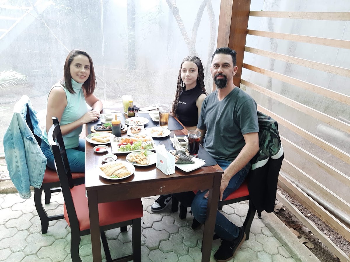 GAMBARE SUSHI