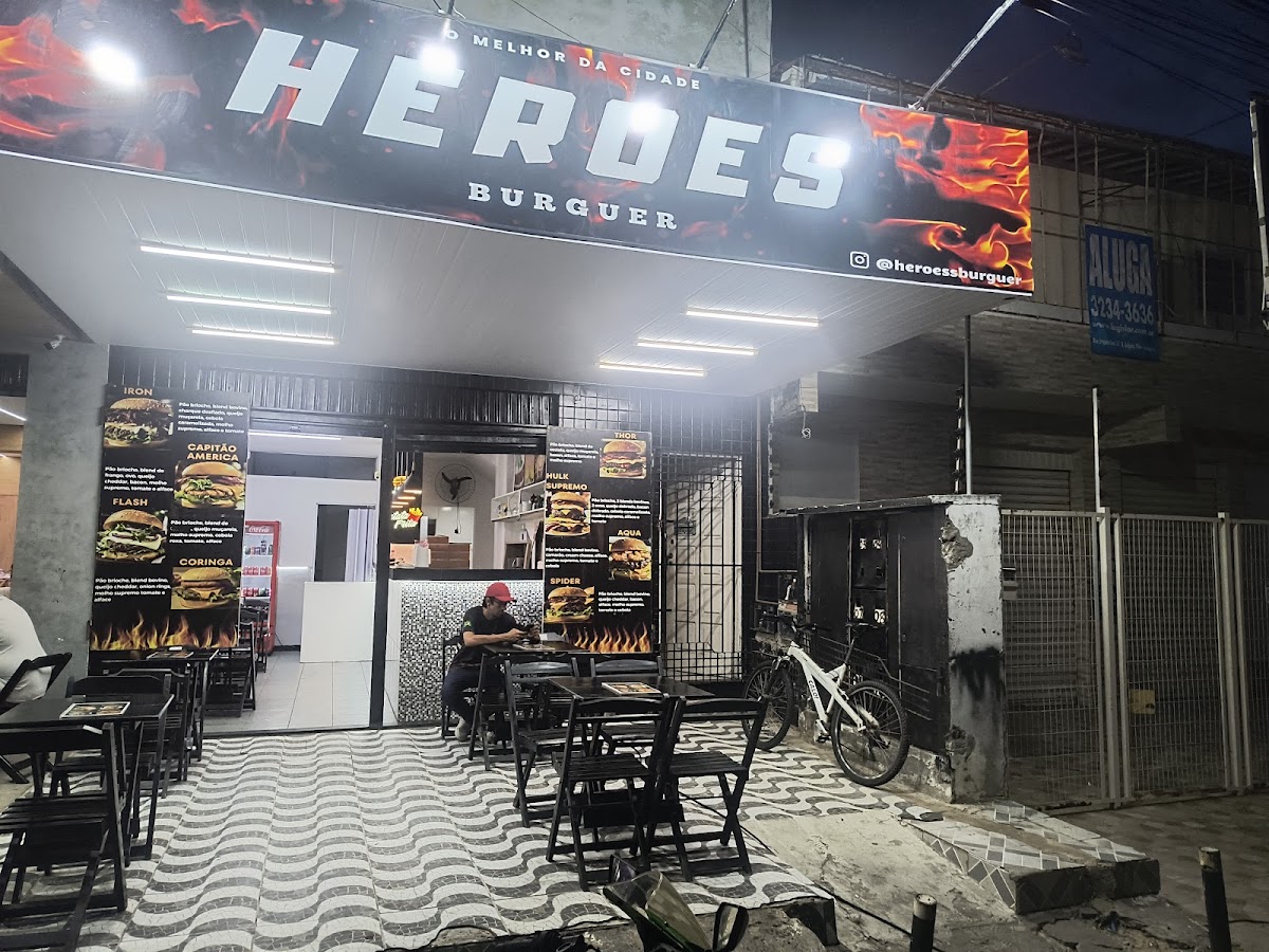 Heroes Burguer Coroa do Meio