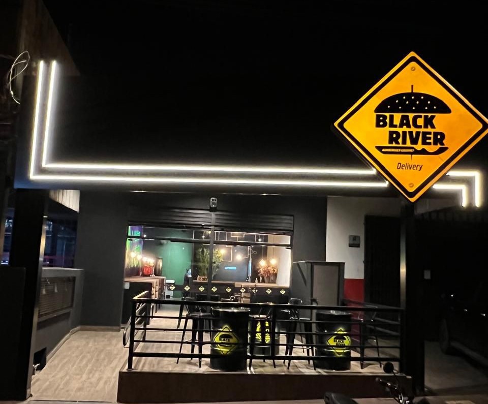 Black River Hamburgueria