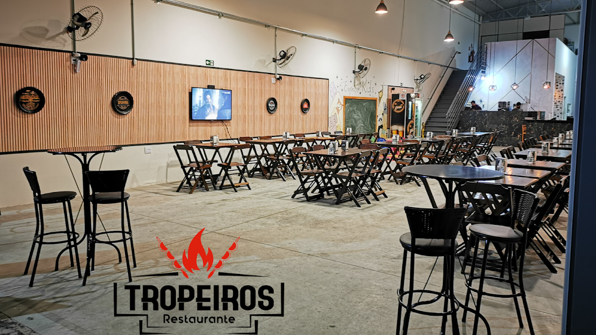 TROPEIROS ESPETARIA