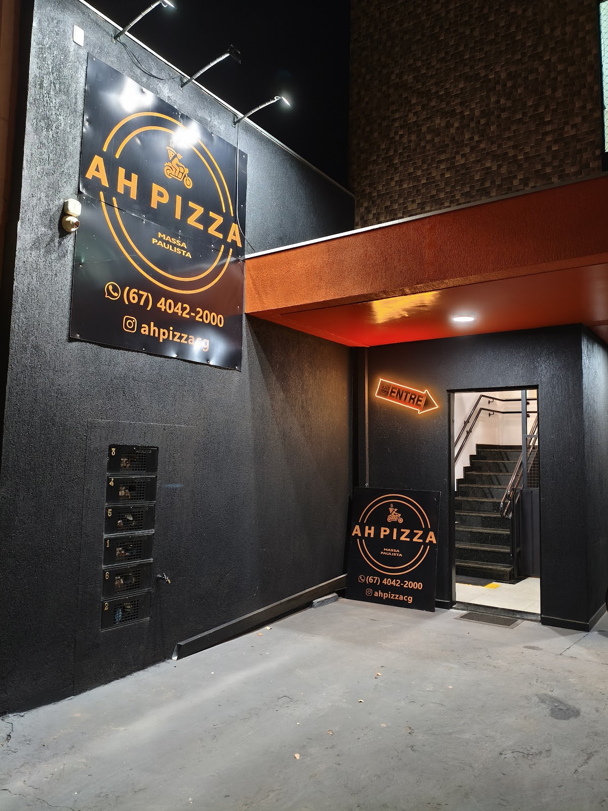 AH PIZZA
