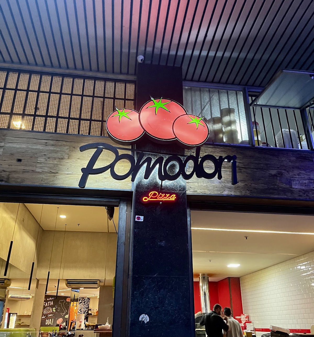 Pomodori Pizza