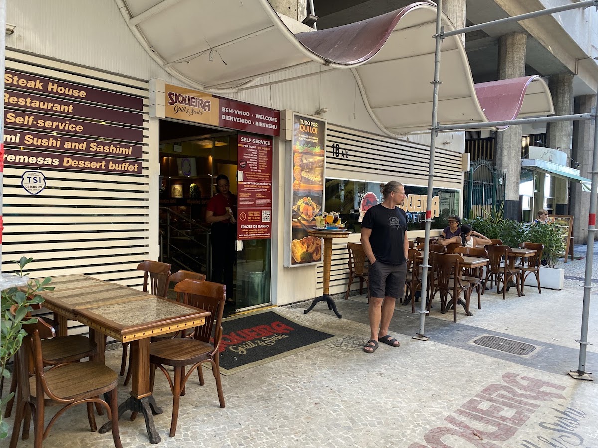 Siqueira Grill & Sushi