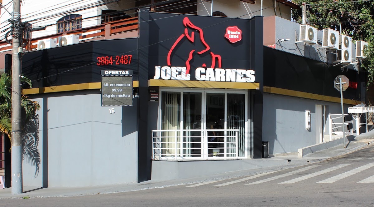 Joel Carnes Loja 2