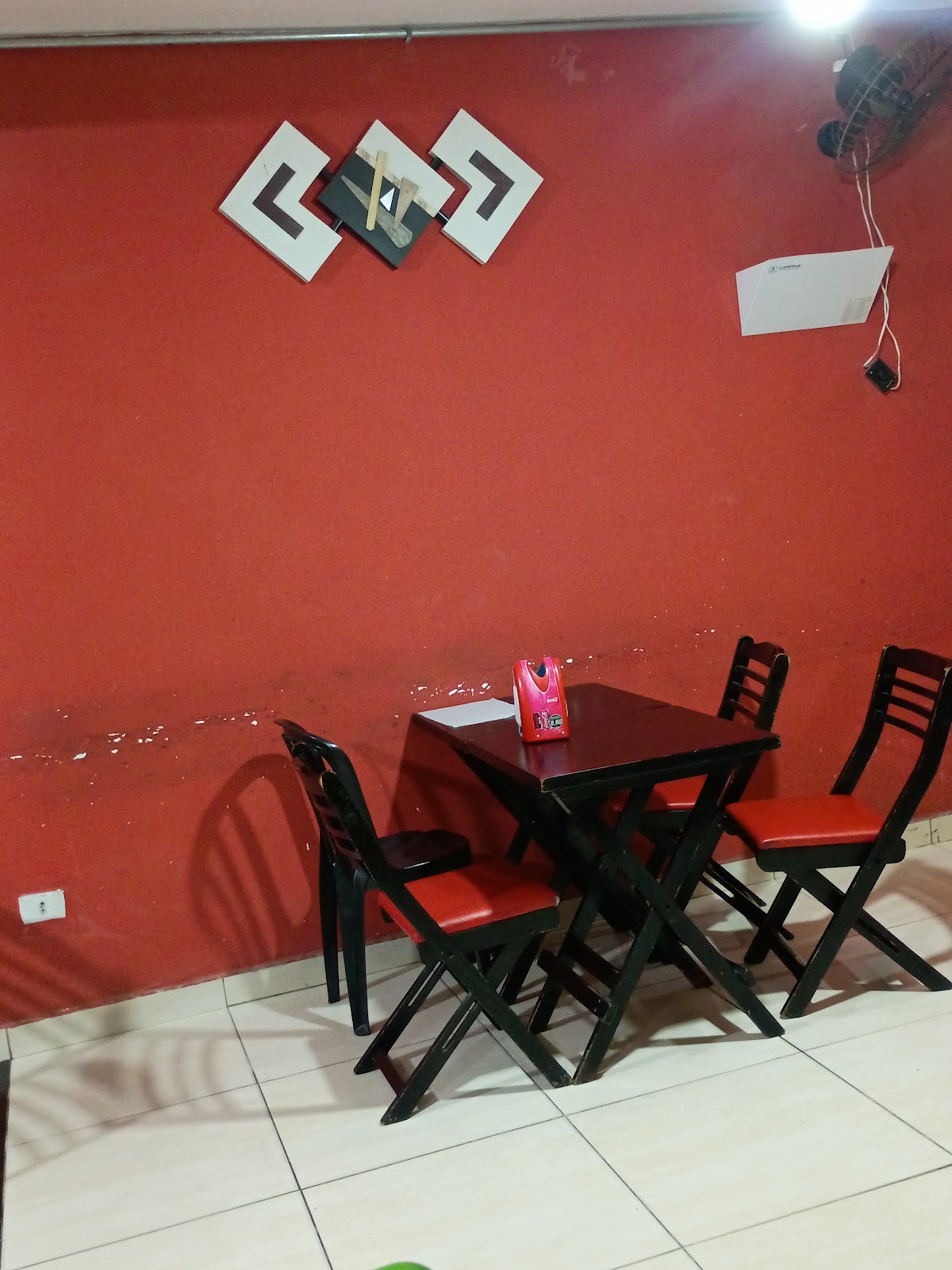 Pizzaria lanchonete Primos poá
